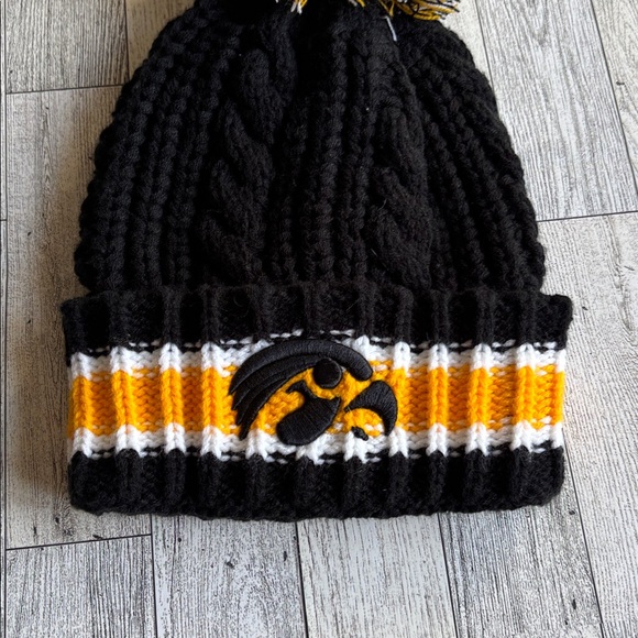 Iowa Hawkeyes Hat Black & Gold Pom Winter Cable‎ Knit Thick Beanie NCAA NEW GIFT - Picture 3 of 5